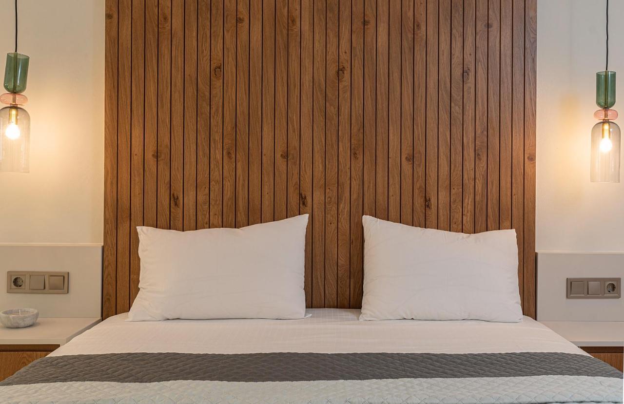 Apollo Luxury Suites プレベザ エクステリア 写真