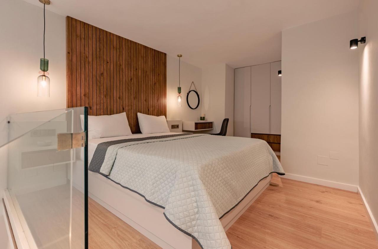 Apollo Luxury Suites プレベザ エクステリア 写真